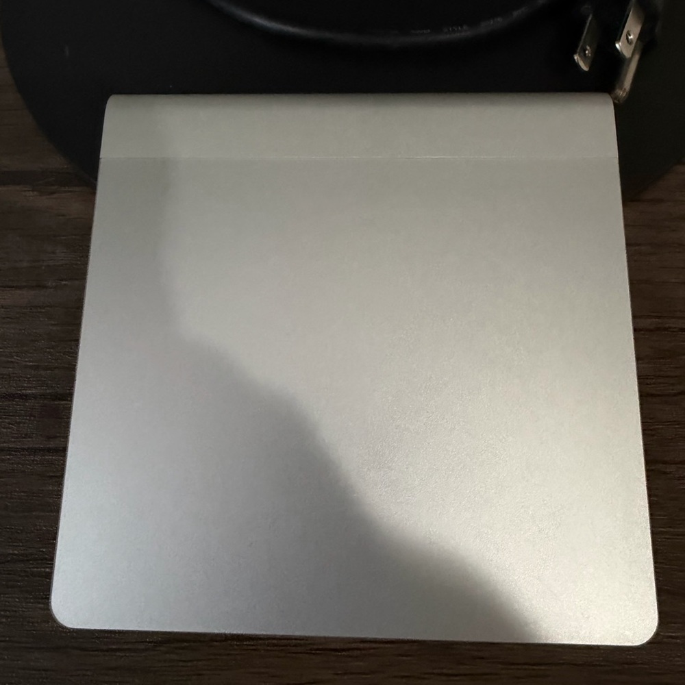 Apple Silver Wireless Keyboard - Picture 4 of 5